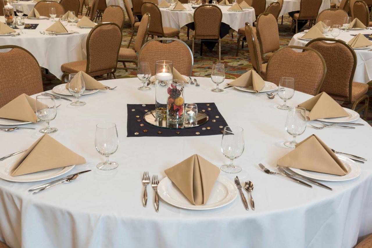 Holiday Inn Midland By Ihg Esterno foto