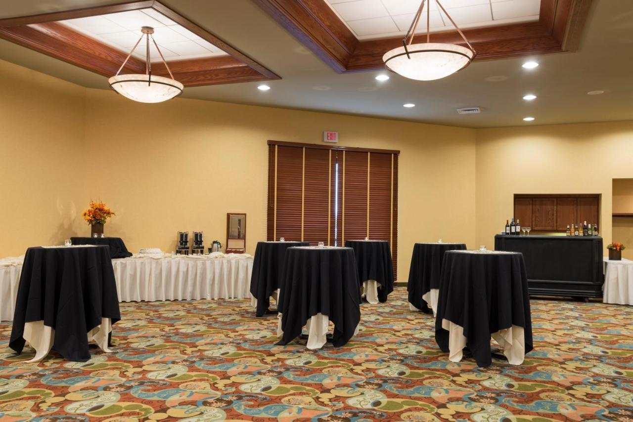 Holiday Inn Midland By Ihg Esterno foto